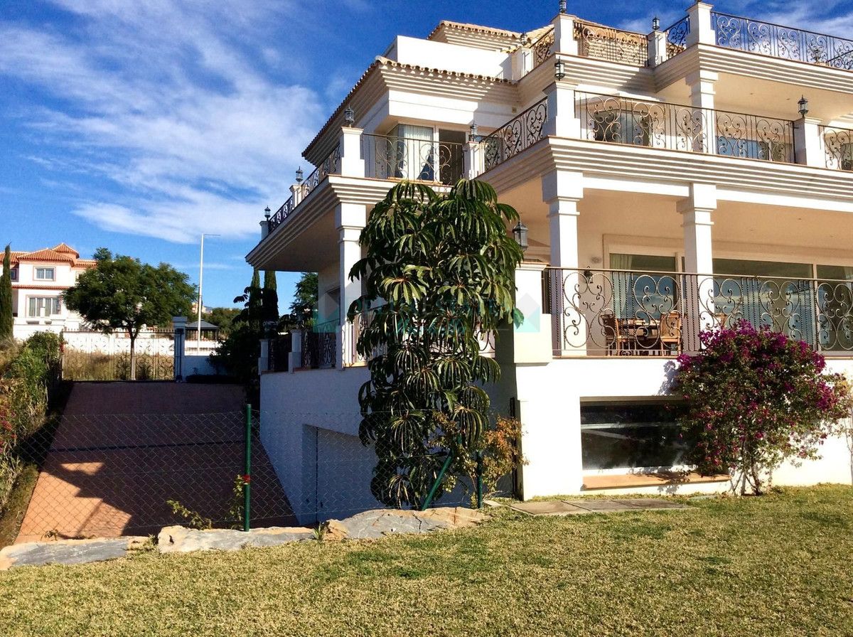 Villa en venta en Los Flamingos, Benahavis