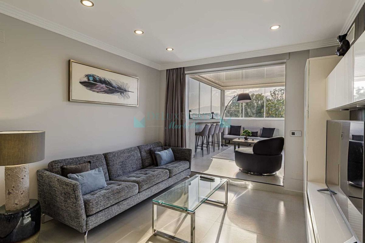 Penthouse for sale in Nueva Andalucia