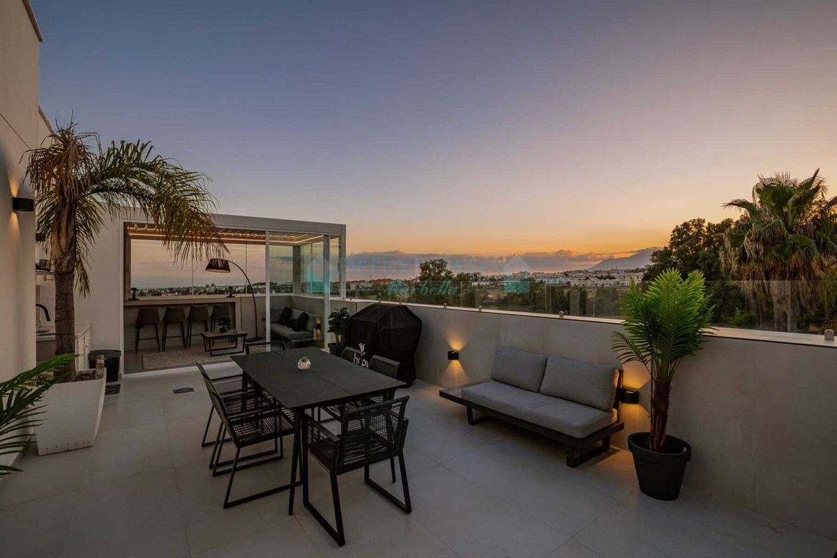 Penthouse for sale in Nueva Andalucia