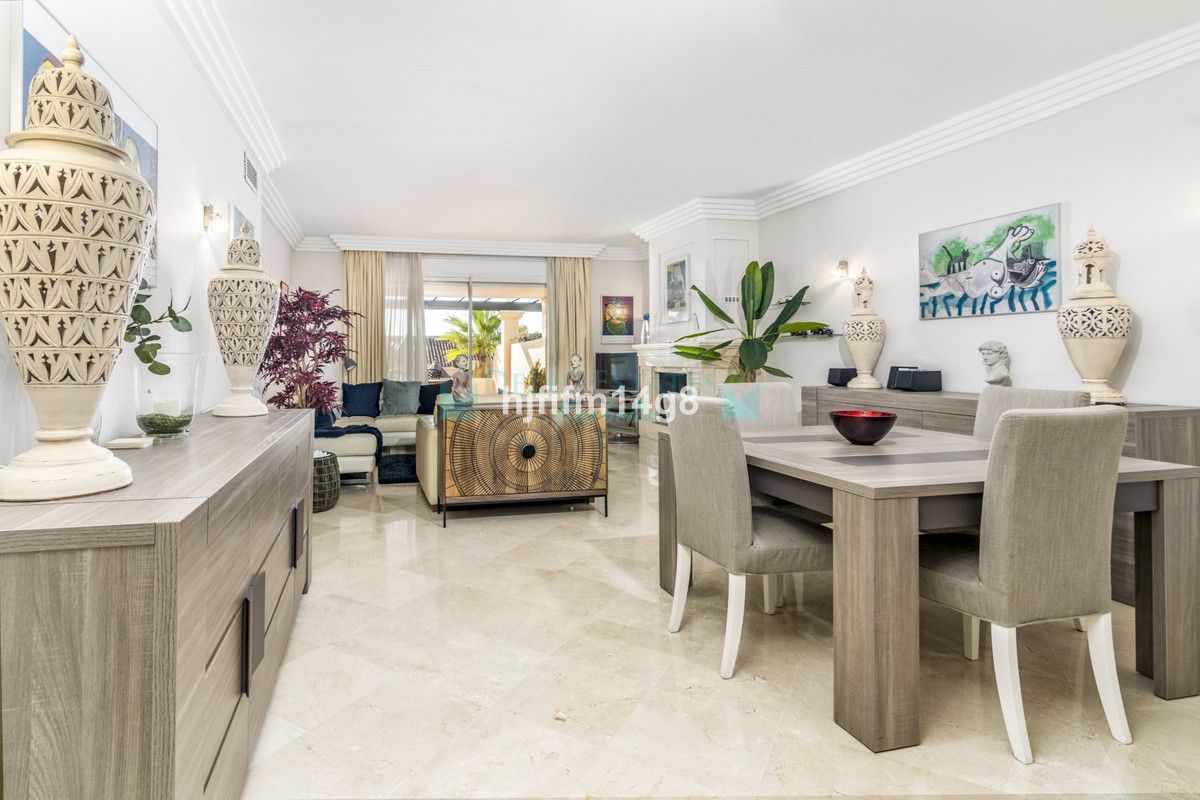 Ground Floor Apartment for sale in Nueva Andalucia