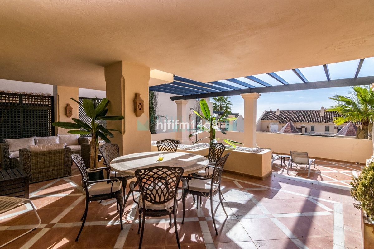 Ground Floor Apartment for sale in Nueva Andalucia