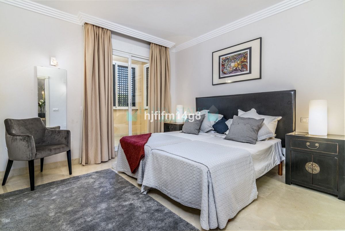 Ground Floor Apartment for sale in Nueva Andalucia