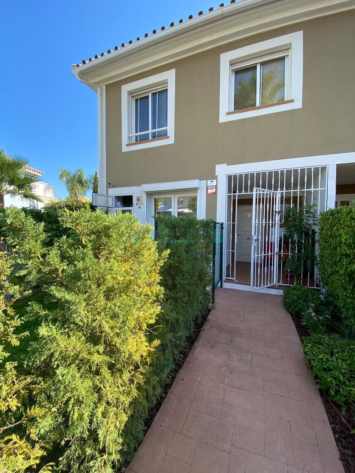 Adosado en alquiler en New Golden Mile, Estepona