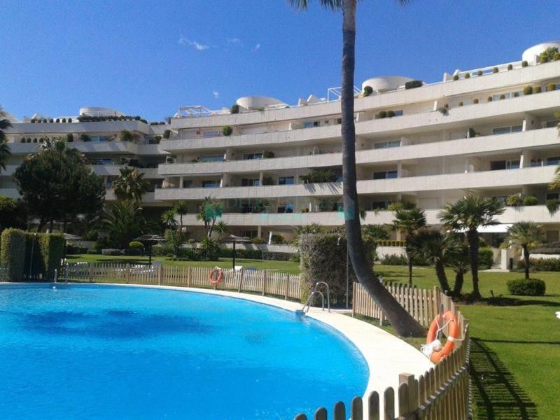 Apartamento en venta en Estepona