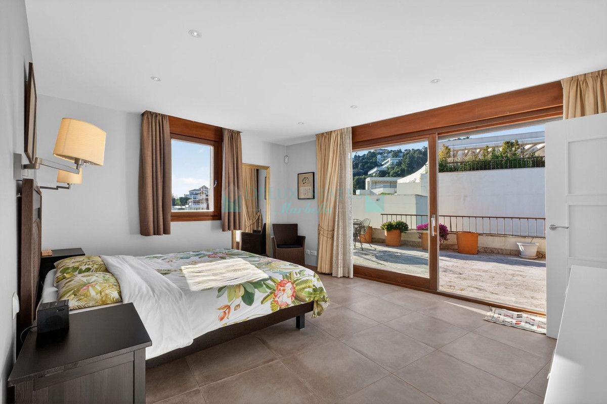 Penthouse for sale in Los Altos de los Monteros, Marbella East