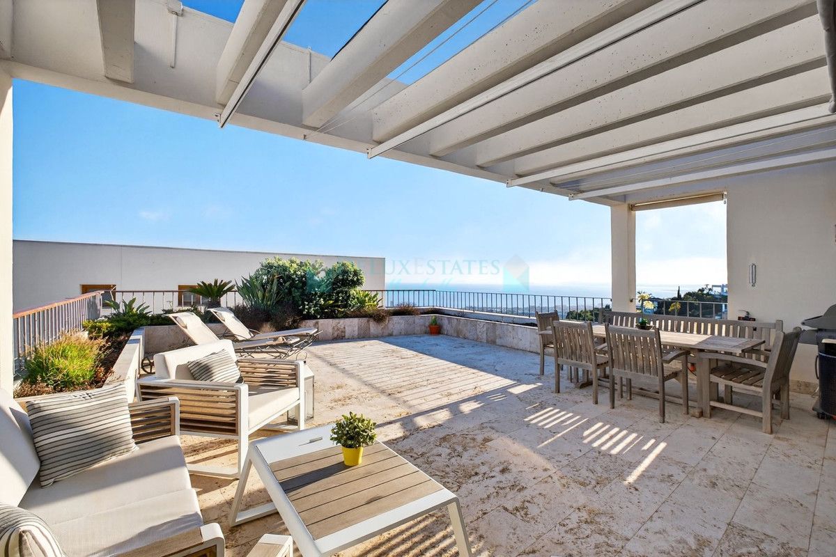 Penthouse for sale in Los Altos de los Monteros, Marbella East