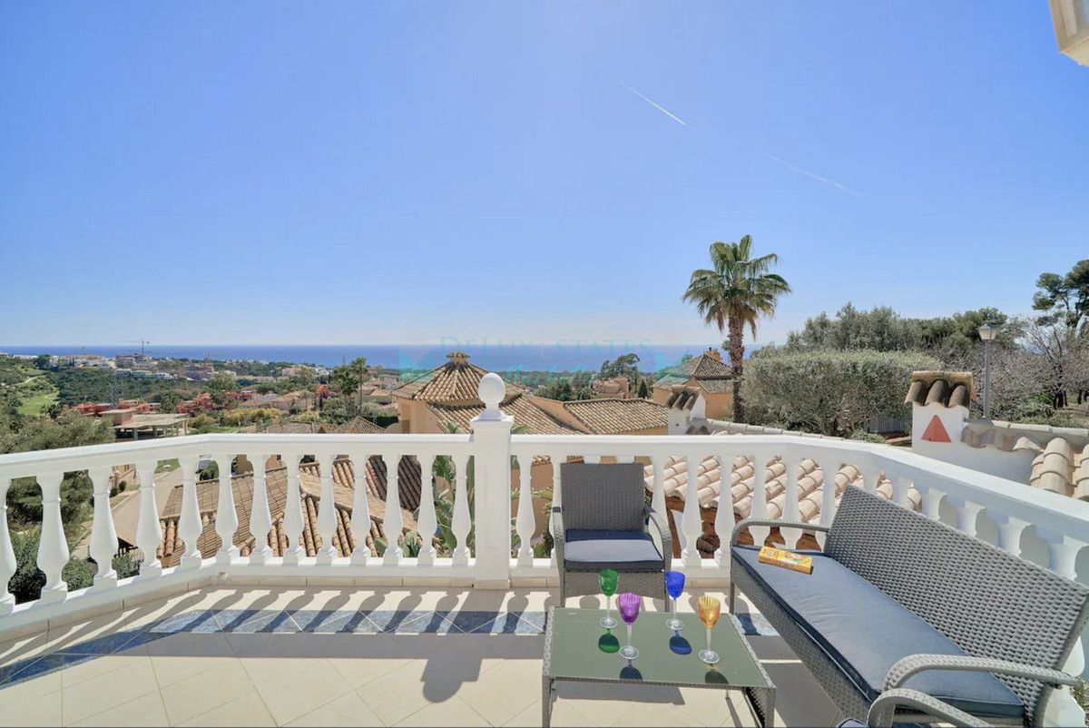 Villa for sale in Hacienda las Chapas, Marbella East