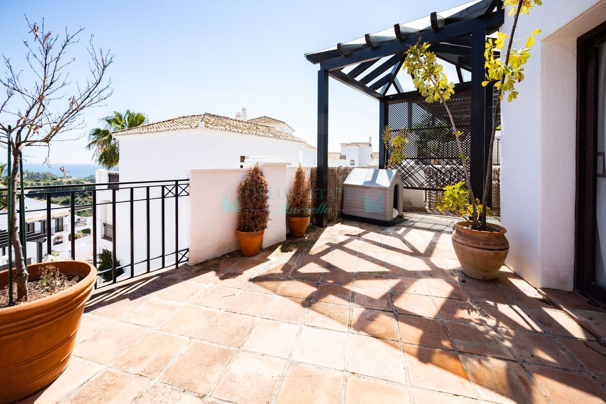 Ático en venta en Los Altos de los Monteros, Marbella Este