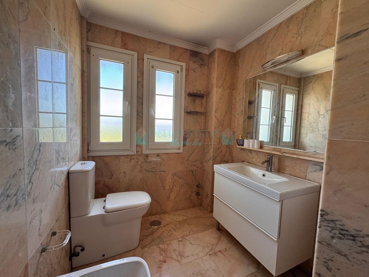 Villa for sale in Estepona