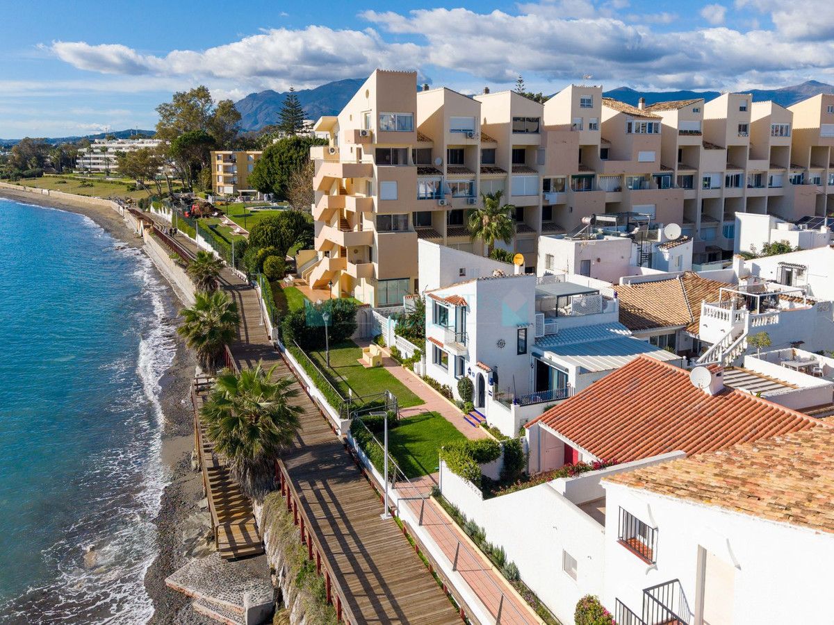 Penthouse for sale in Estepona