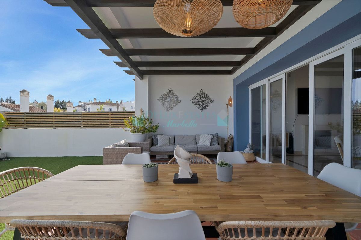 Ground Floor Apartment for sale in El Paraiso, Estepona