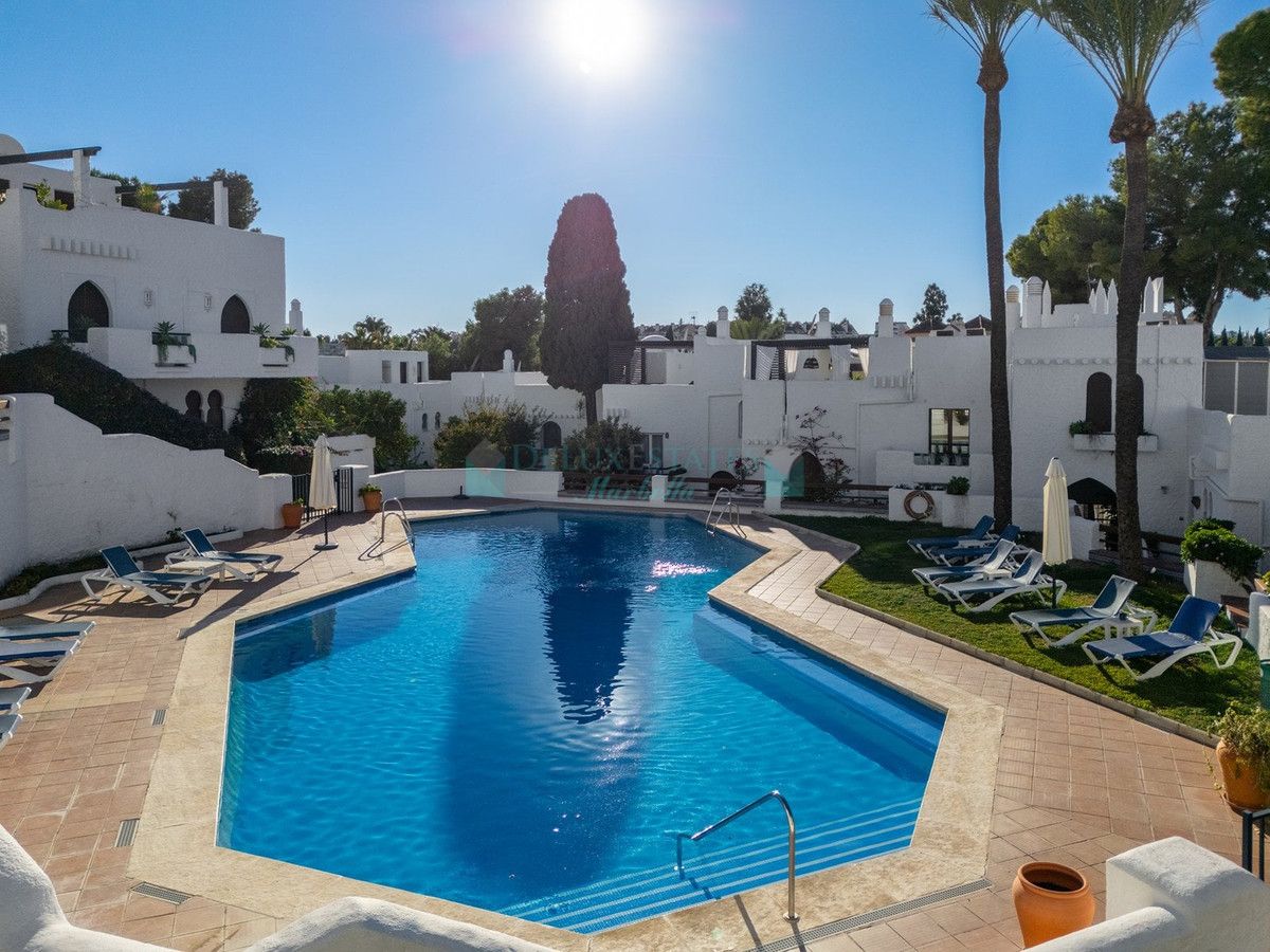 Town House for sale in Nueva Andalucia