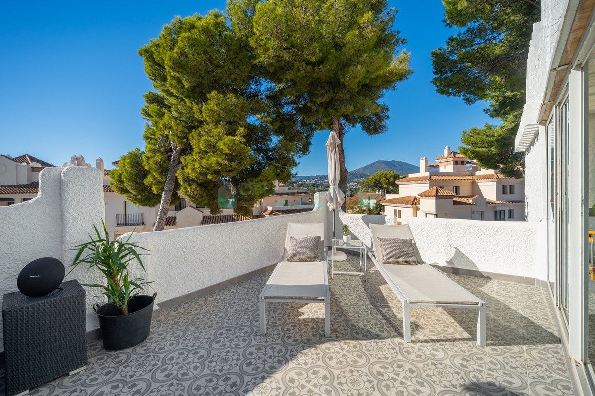 Town House for sale in Nueva Andalucia