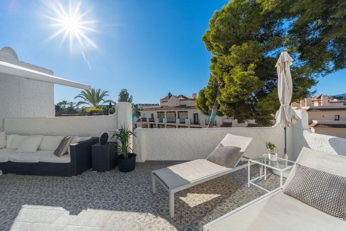 Town House for sale in Nueva Andalucia