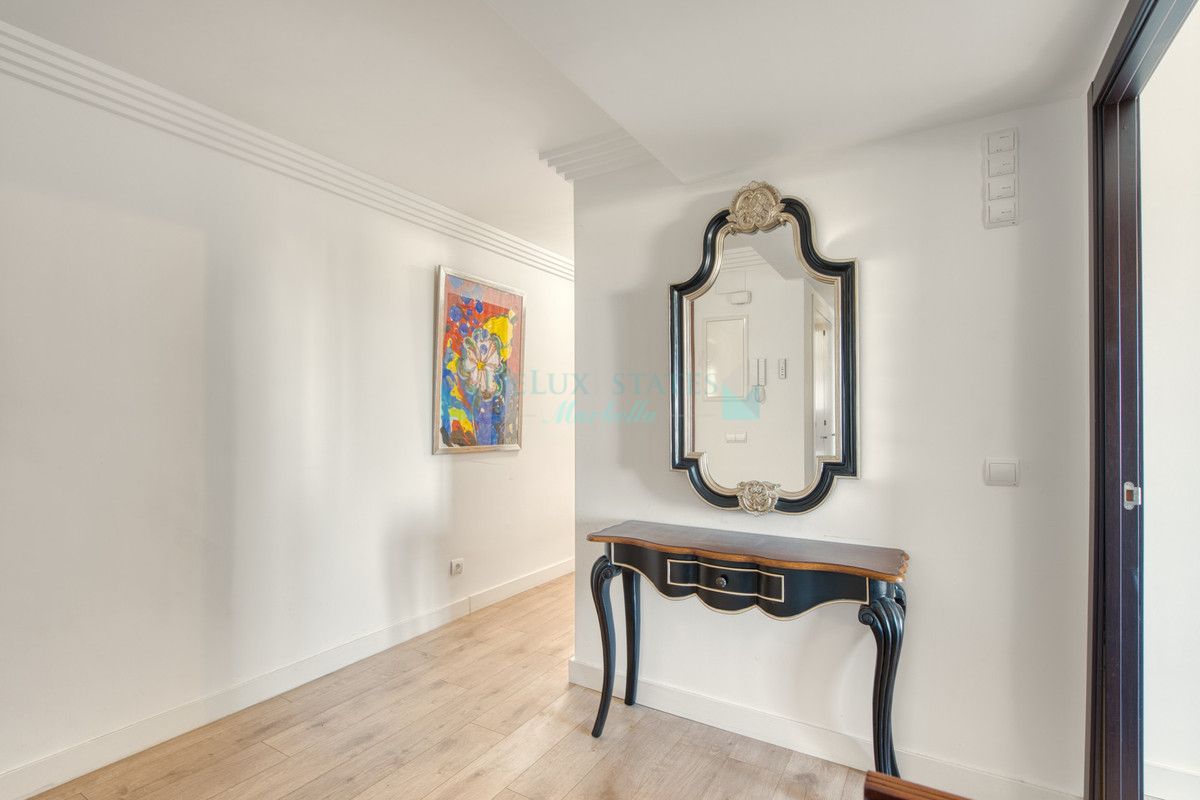 Penthouse for sale in Estepona