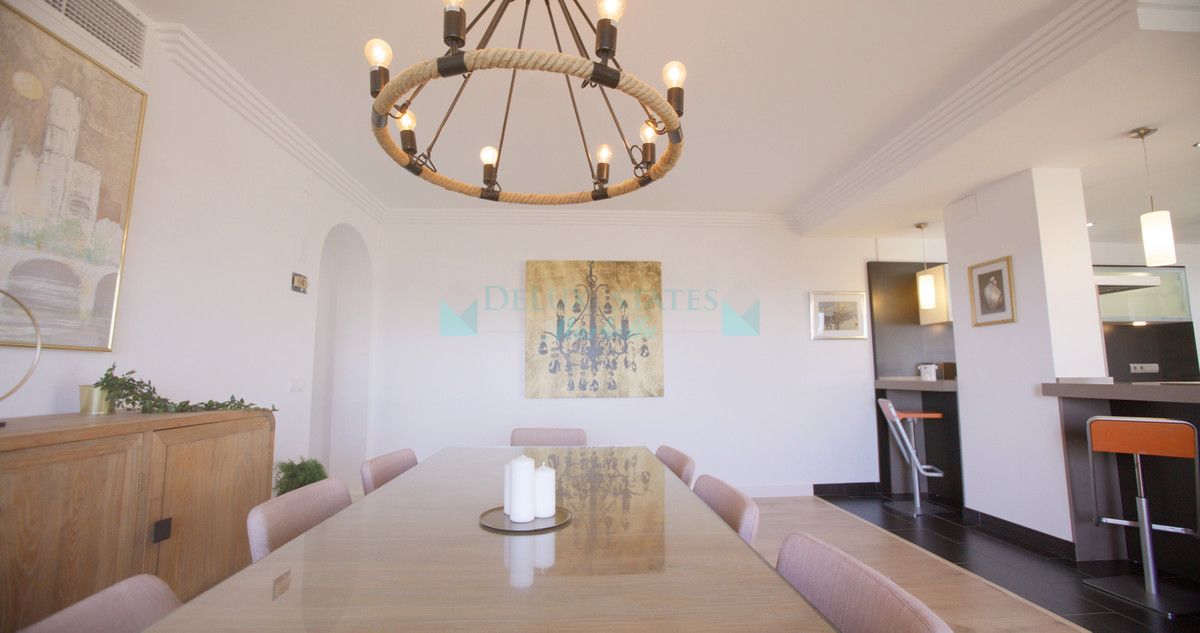 Penthouse for sale in Estepona