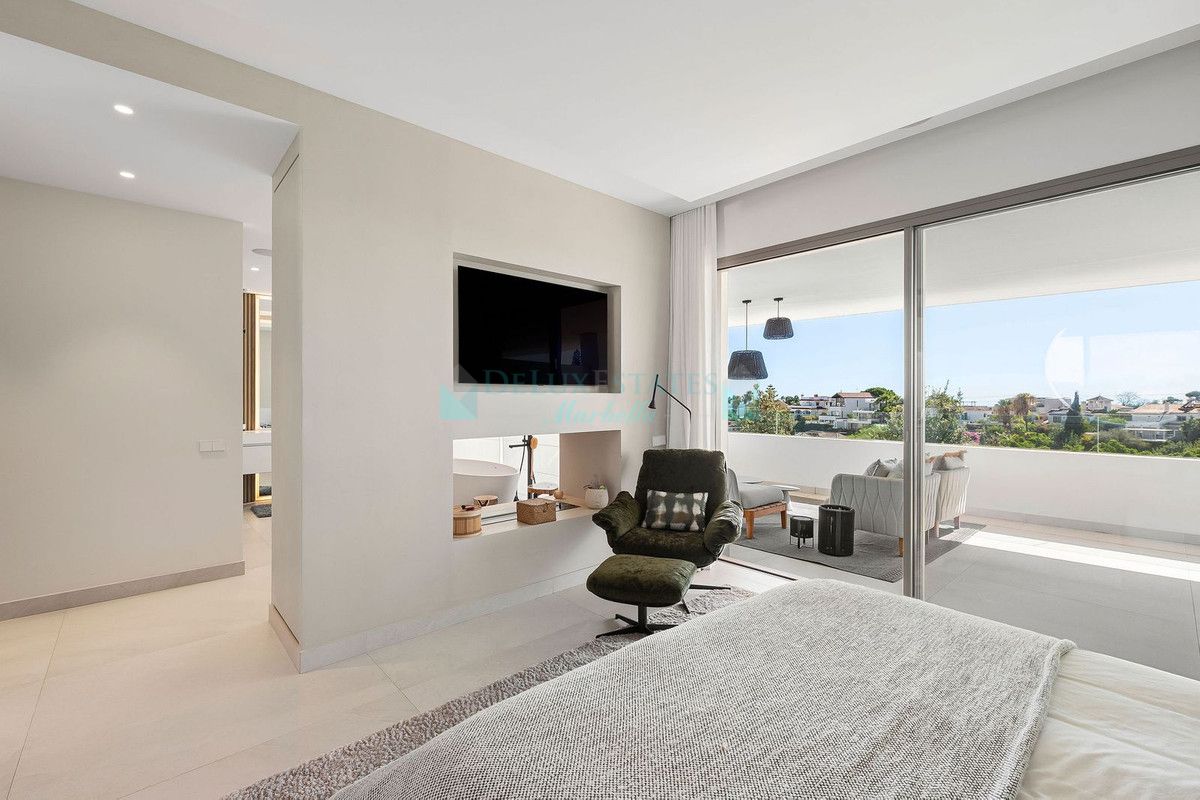 Semi Detached Villa for sale in Nueva Andalucia