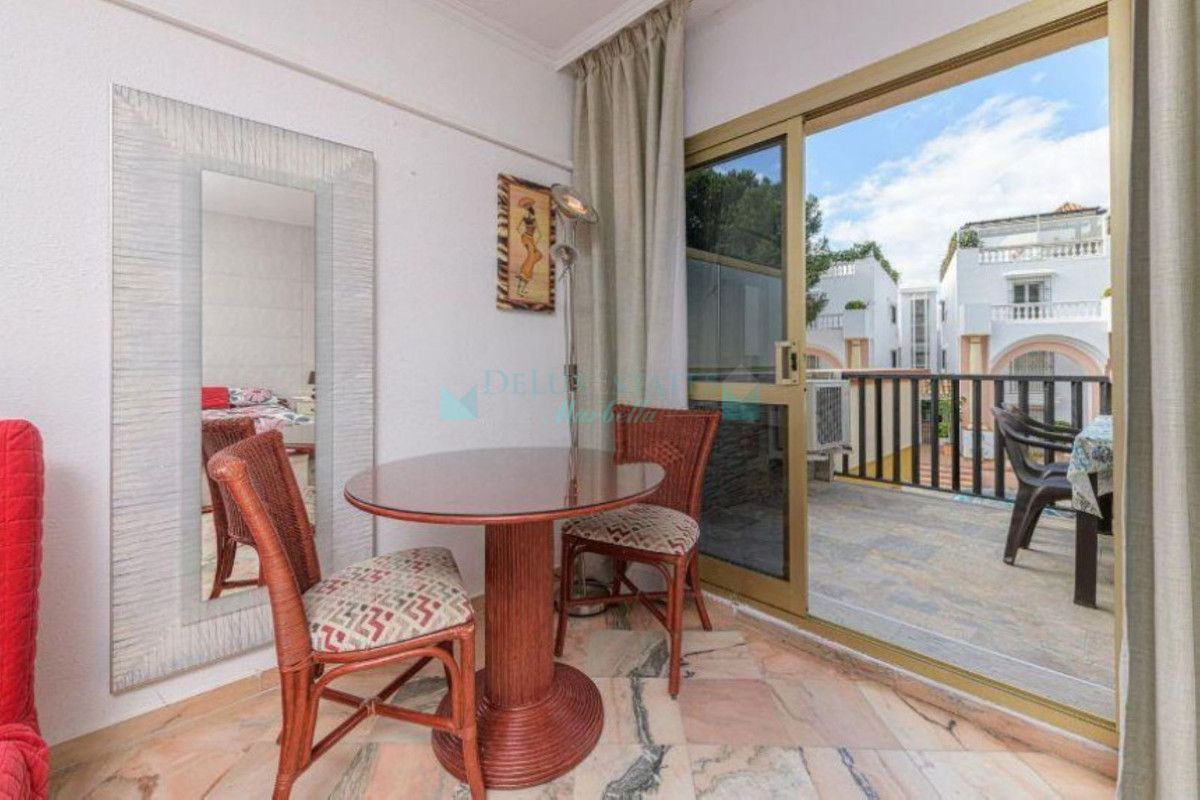 Ground Floor Apartment for sale in Elviria, Marbella East