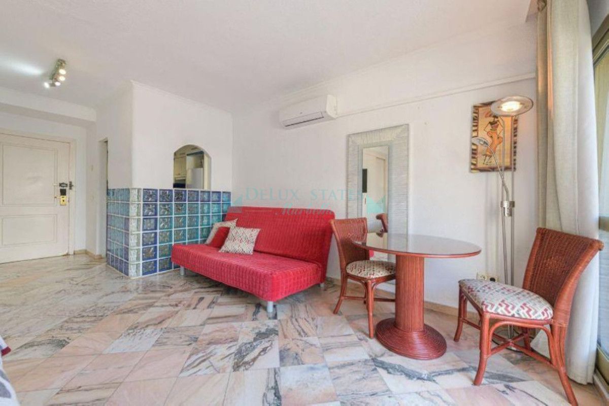 Ground Floor Apartment for sale in Elviria, Marbella East