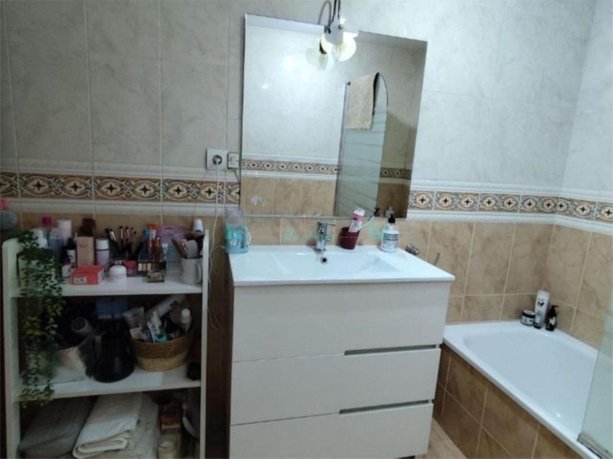 Apartment for sale in Estepona