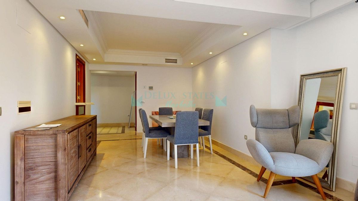 Apartamento en venta en Estepona