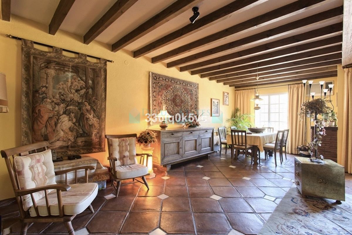 Town House for sale in Benahavis