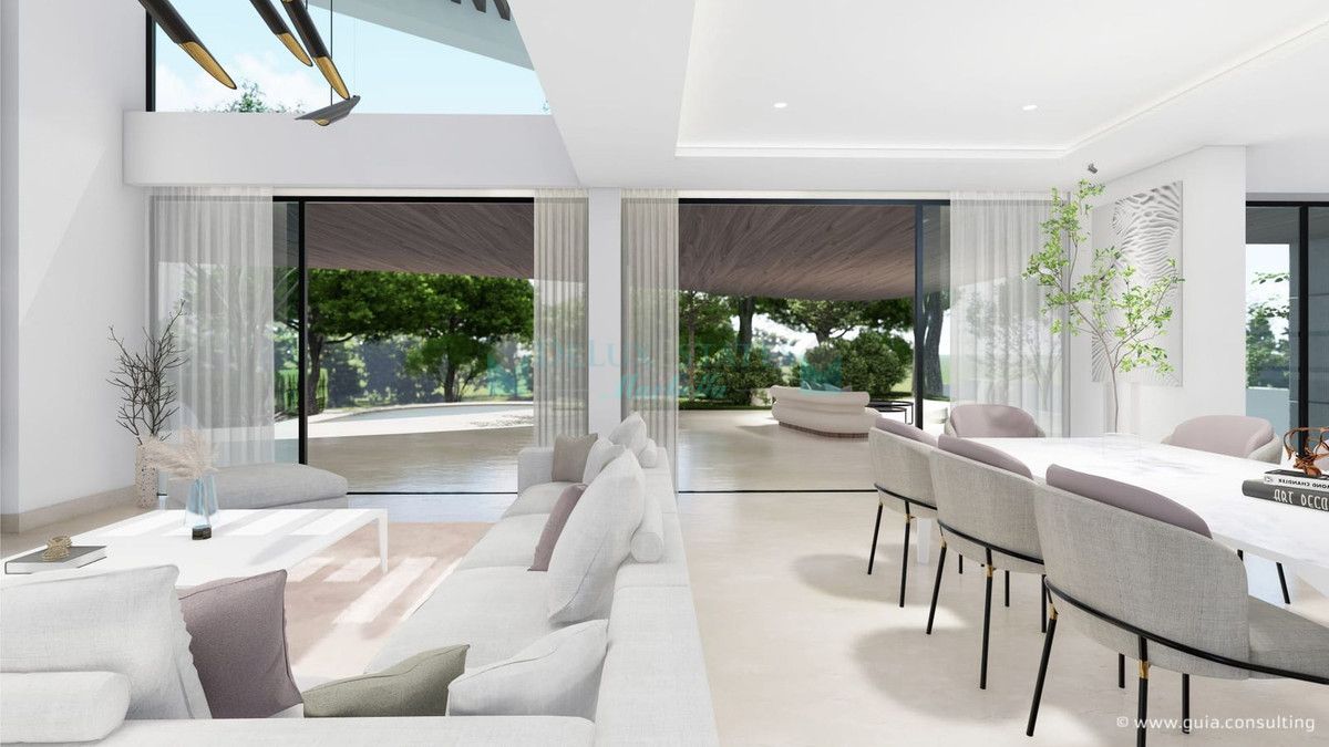 Villa for sale in Hacienda las Chapas, Marbella East