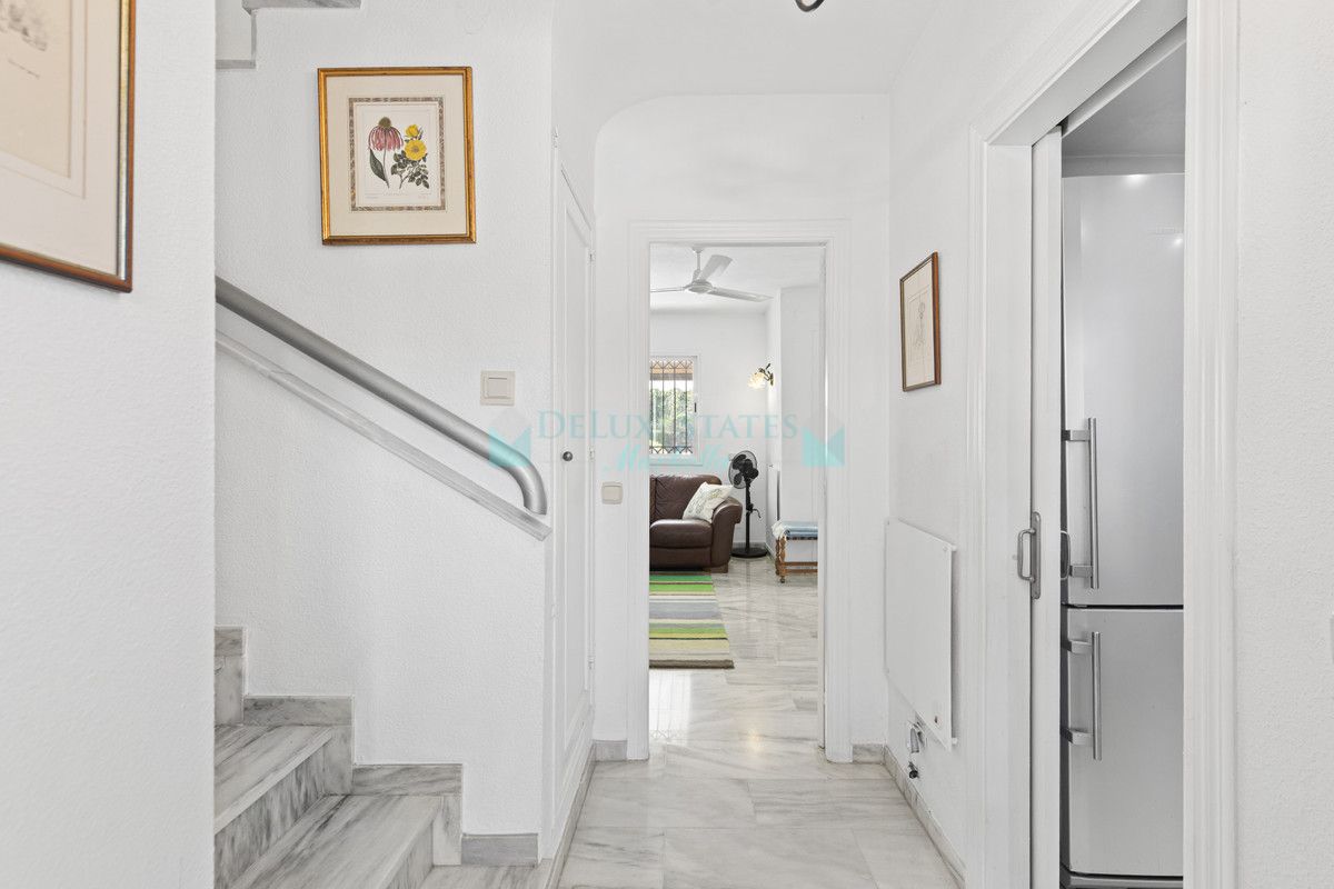 Town House for sale in Estepona