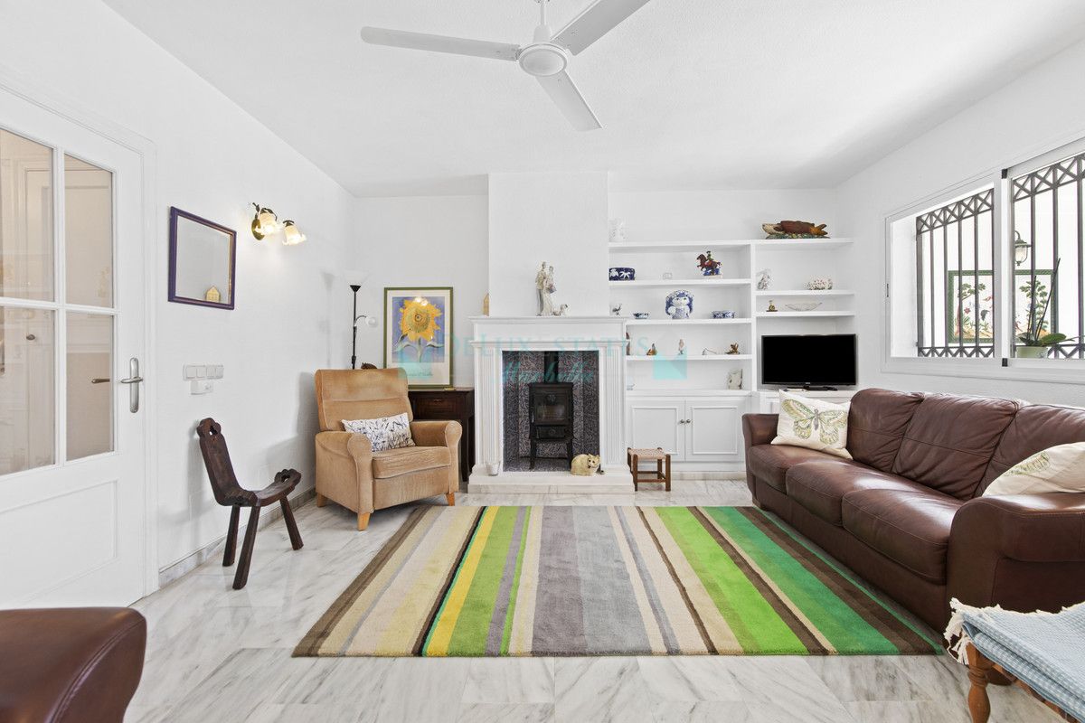 Town House for sale in Estepona