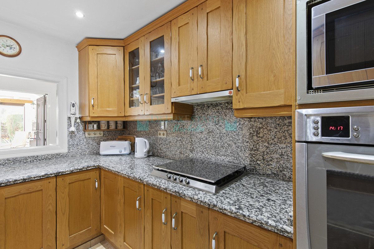 Town House for sale in Estepona