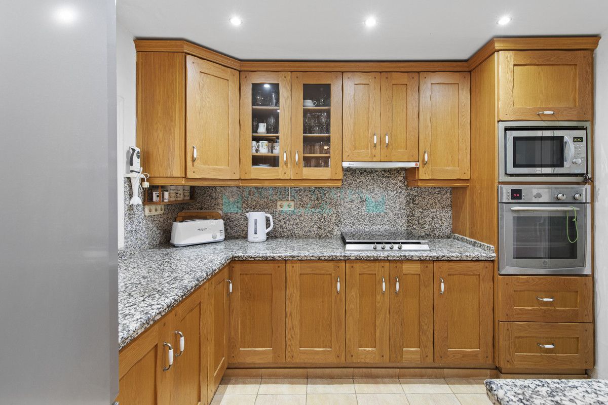 Town House for sale in Estepona