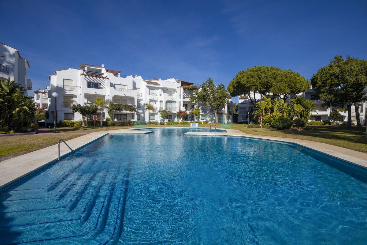 Town House for sale in Estepona