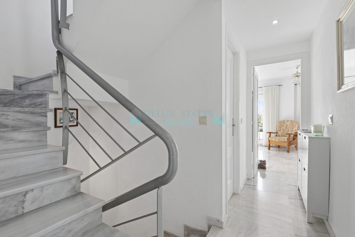 Town House for sale in Estepona