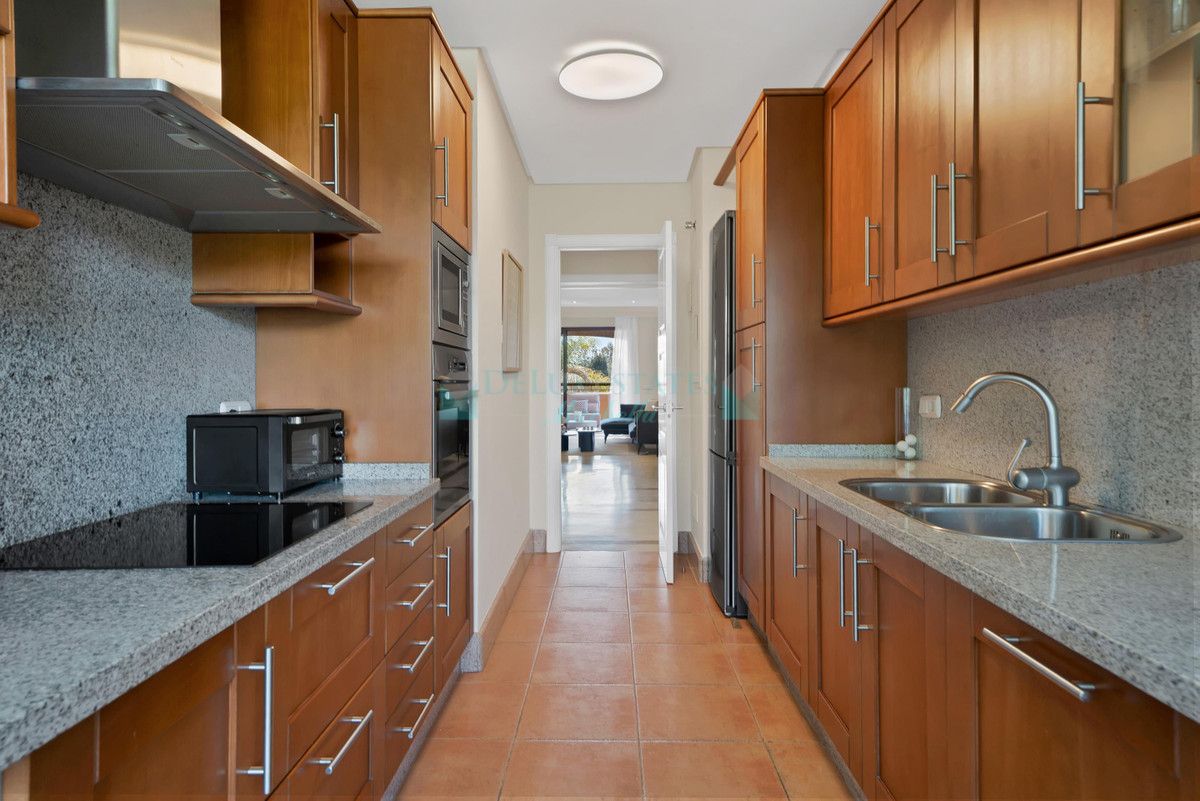 Apartment for sale in Bahia de Marbella, Marbella East