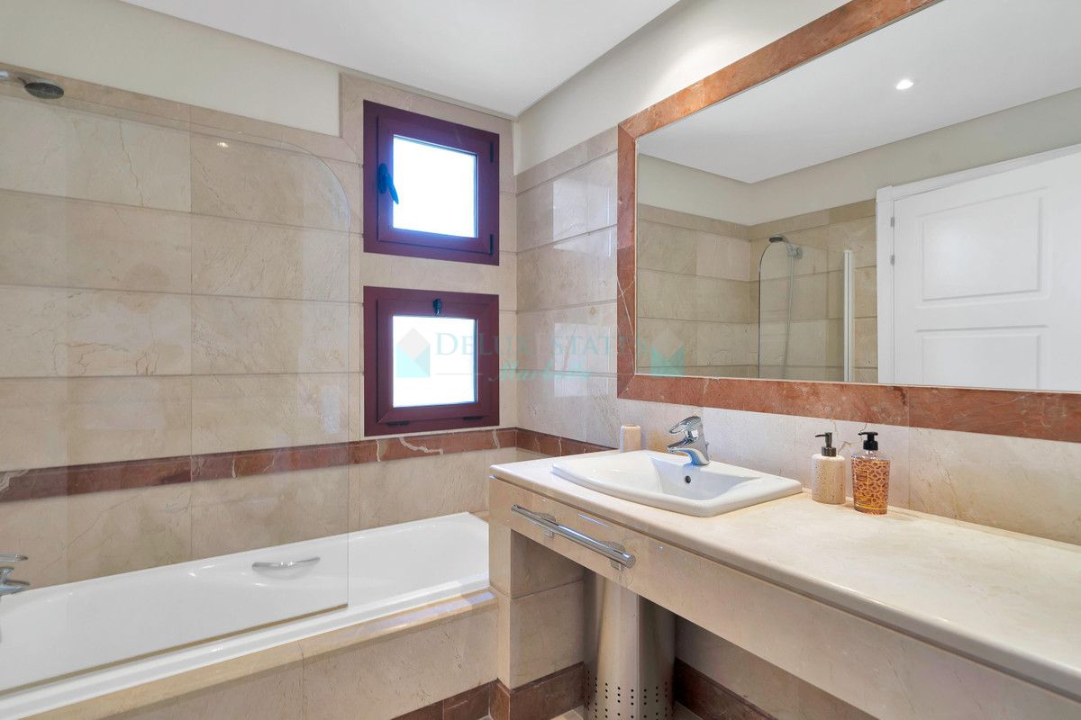 Apartamento en venta en Bahia de Marbella, Marbella Este