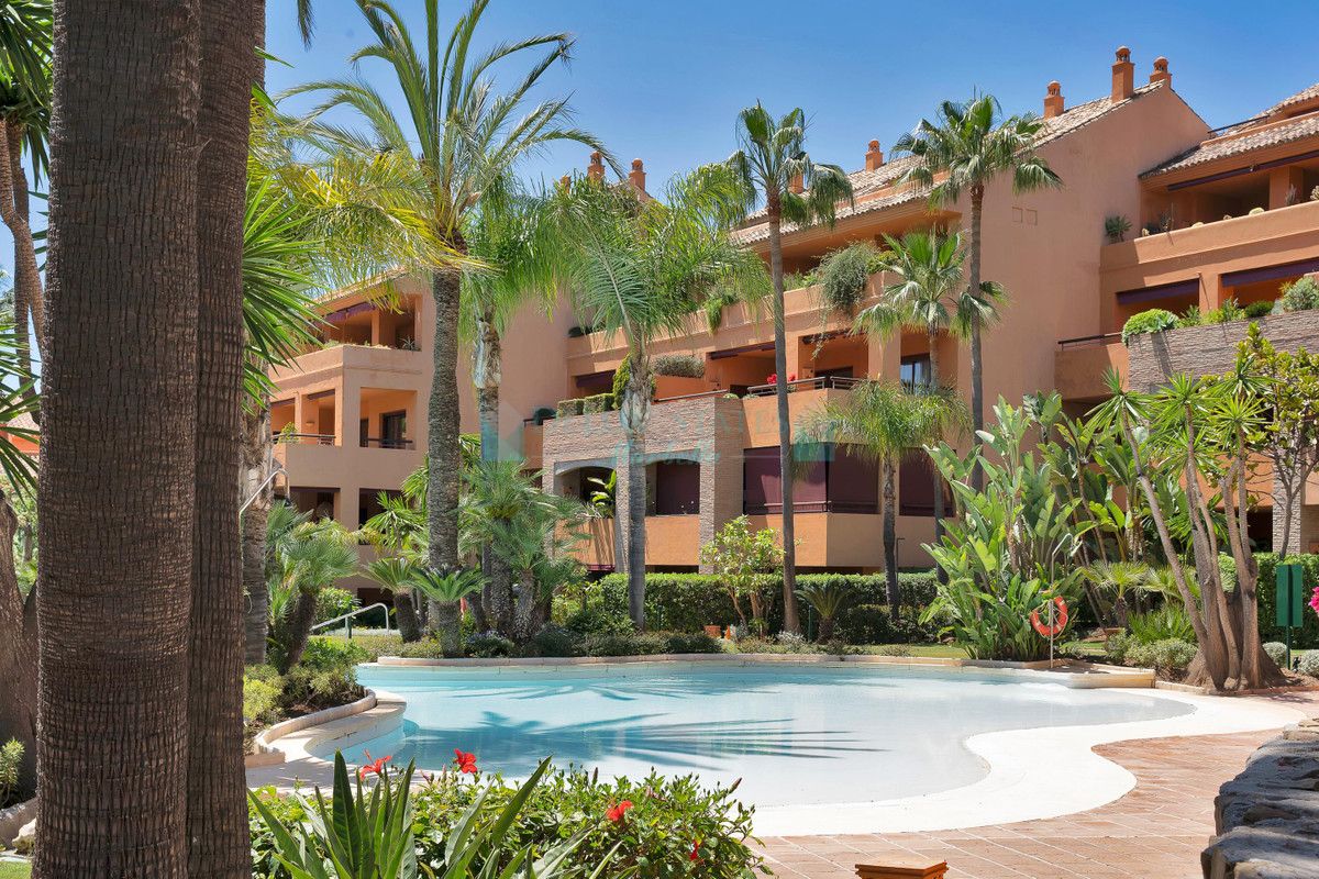 Apartamento en venta en Bahia de Marbella, Marbella Este