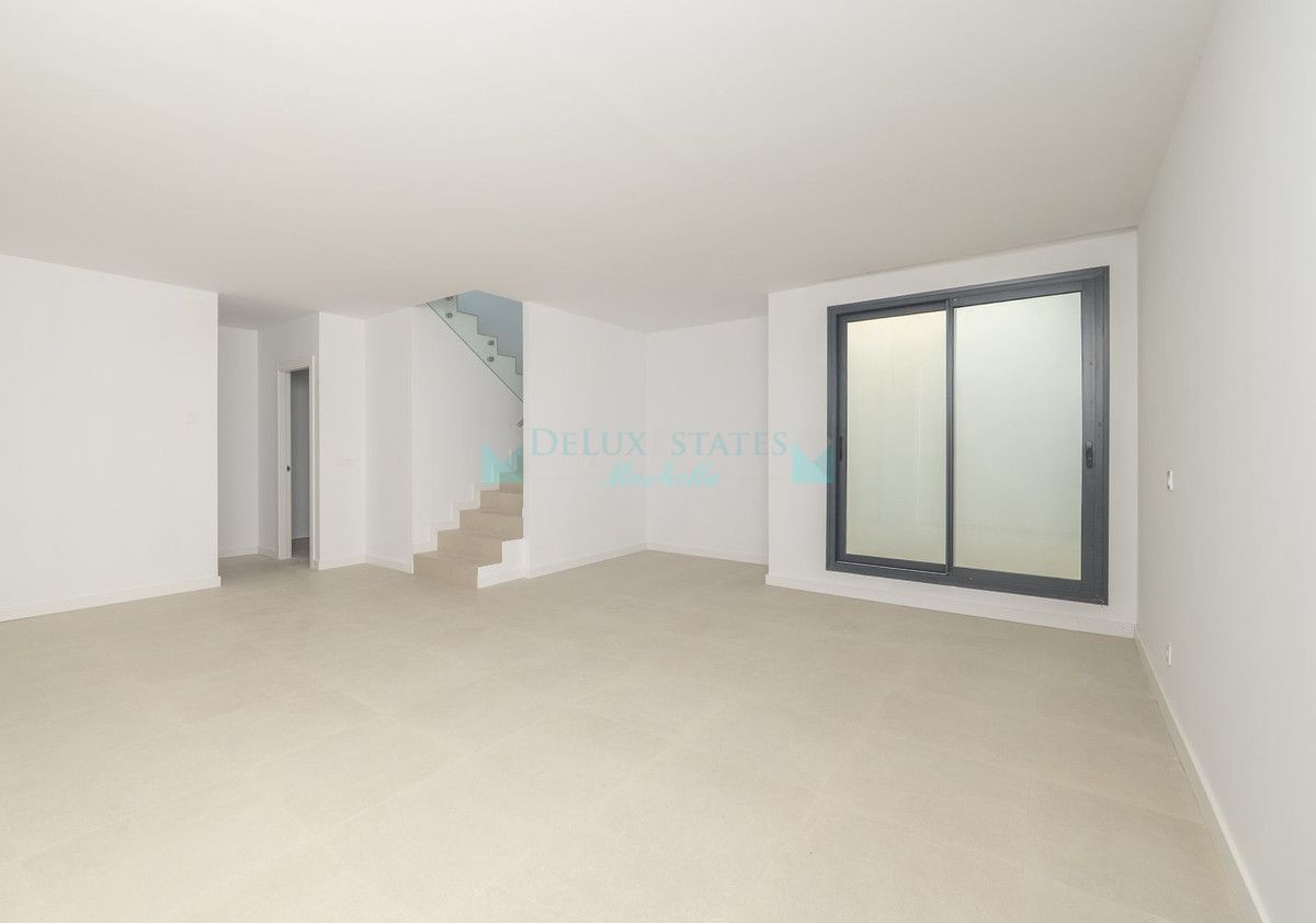 Semi Detached Villa for sale in Atalaya, Estepona