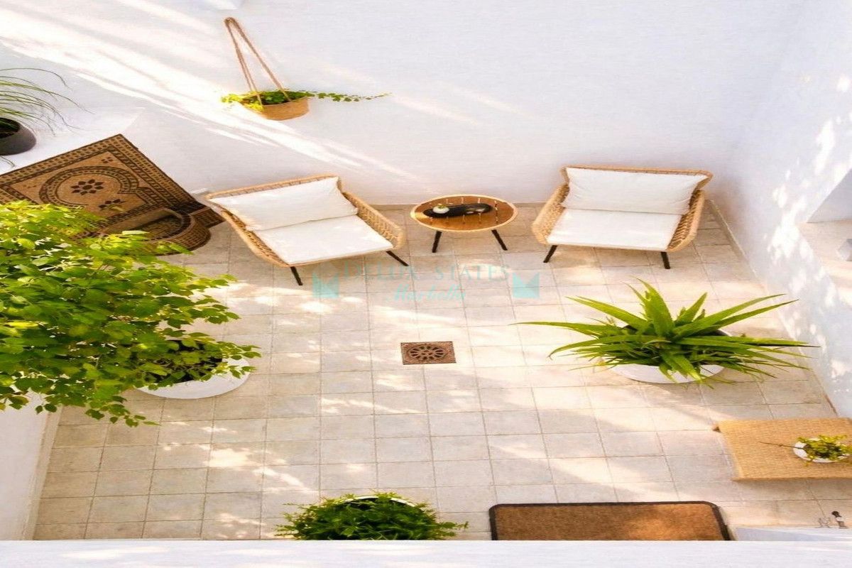 Town House for sale in Estepona