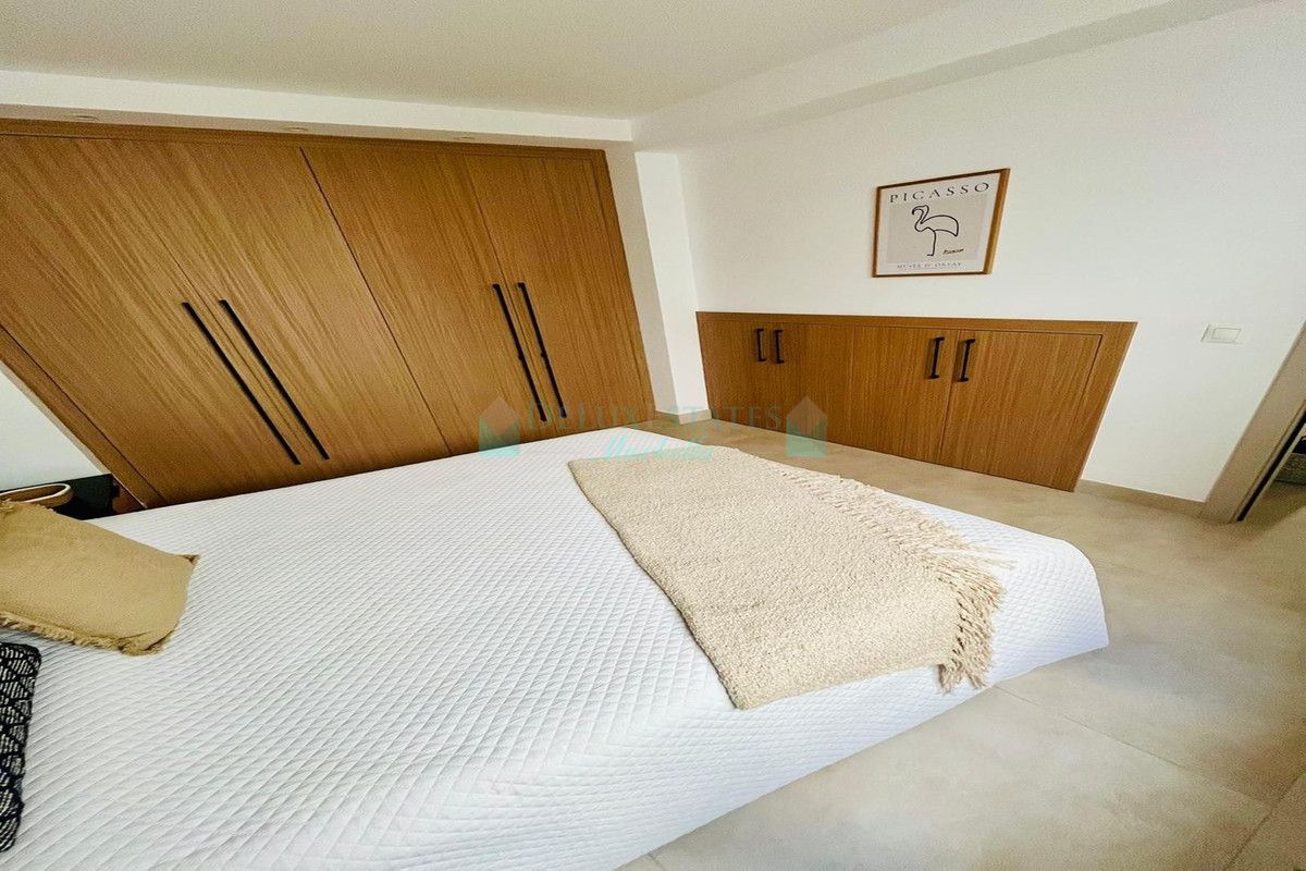 Town House for sale in Estepona