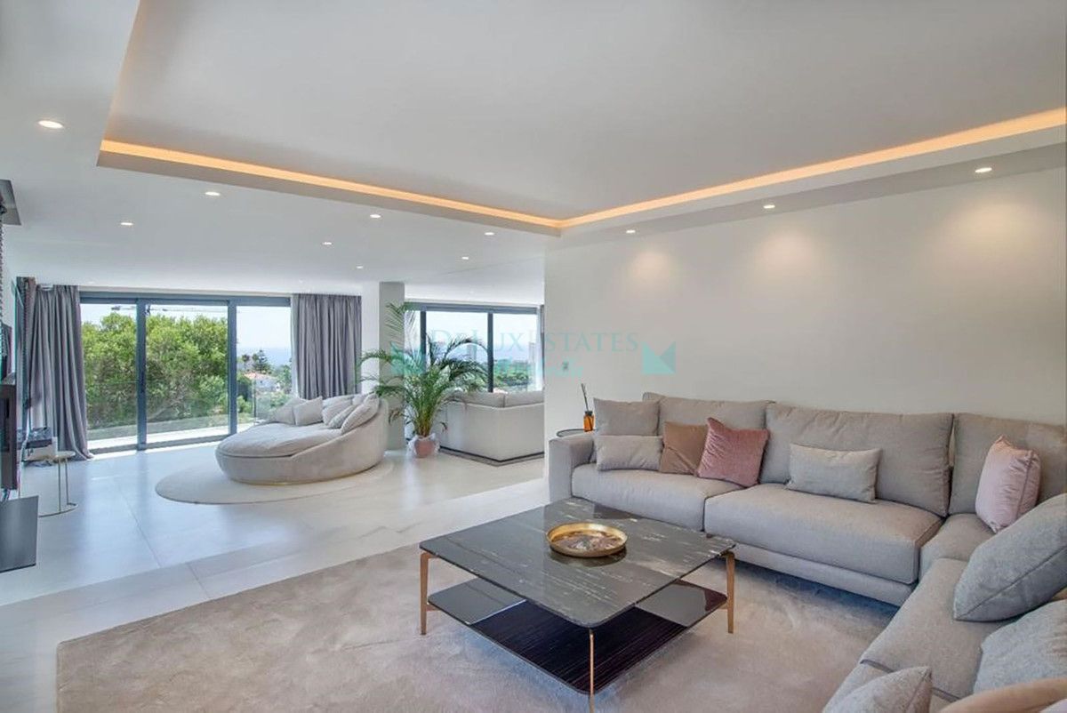 Villa for sale in Elviria, Marbella East