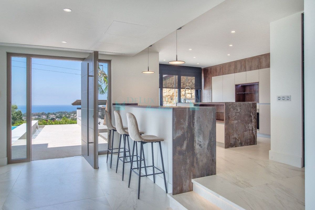 Villa for sale in Elviria, Marbella East