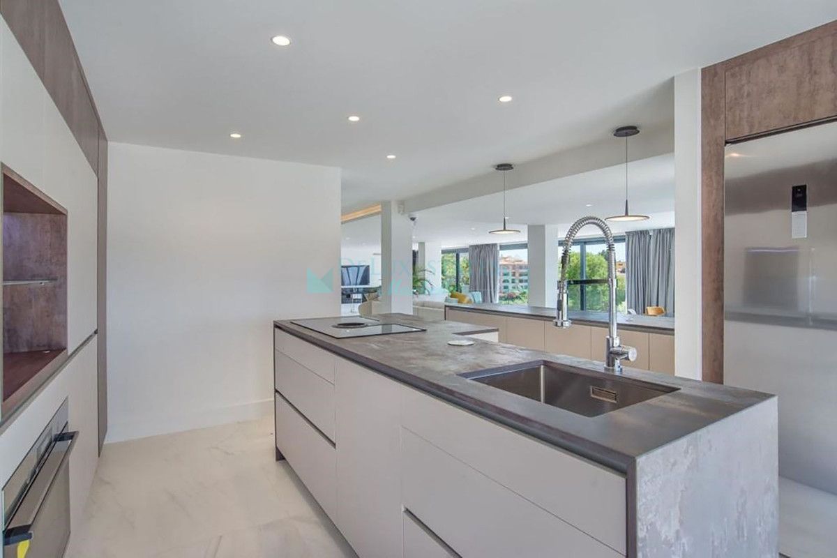 Villa for sale in Elviria, Marbella East