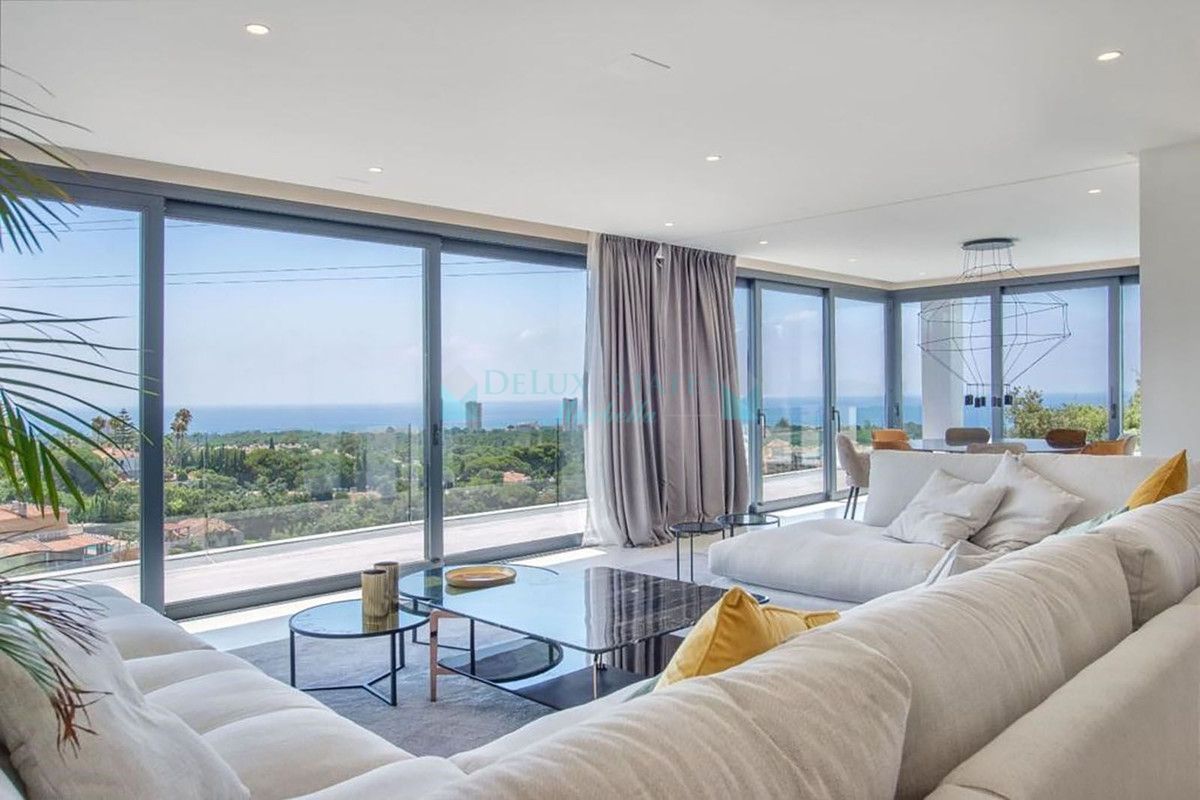 Villa for sale in Elviria, Marbella East