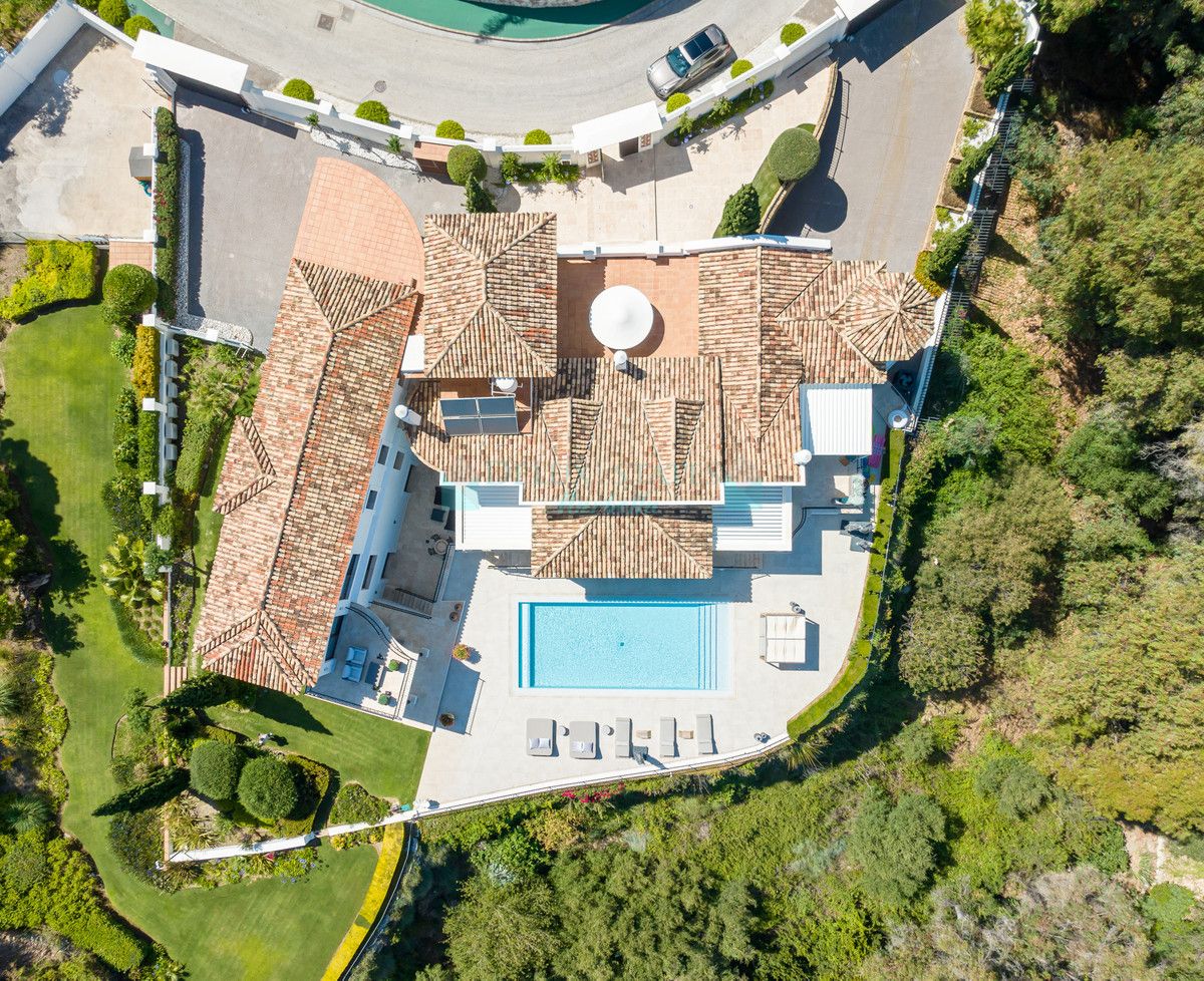 Villa for sale in Benahavis