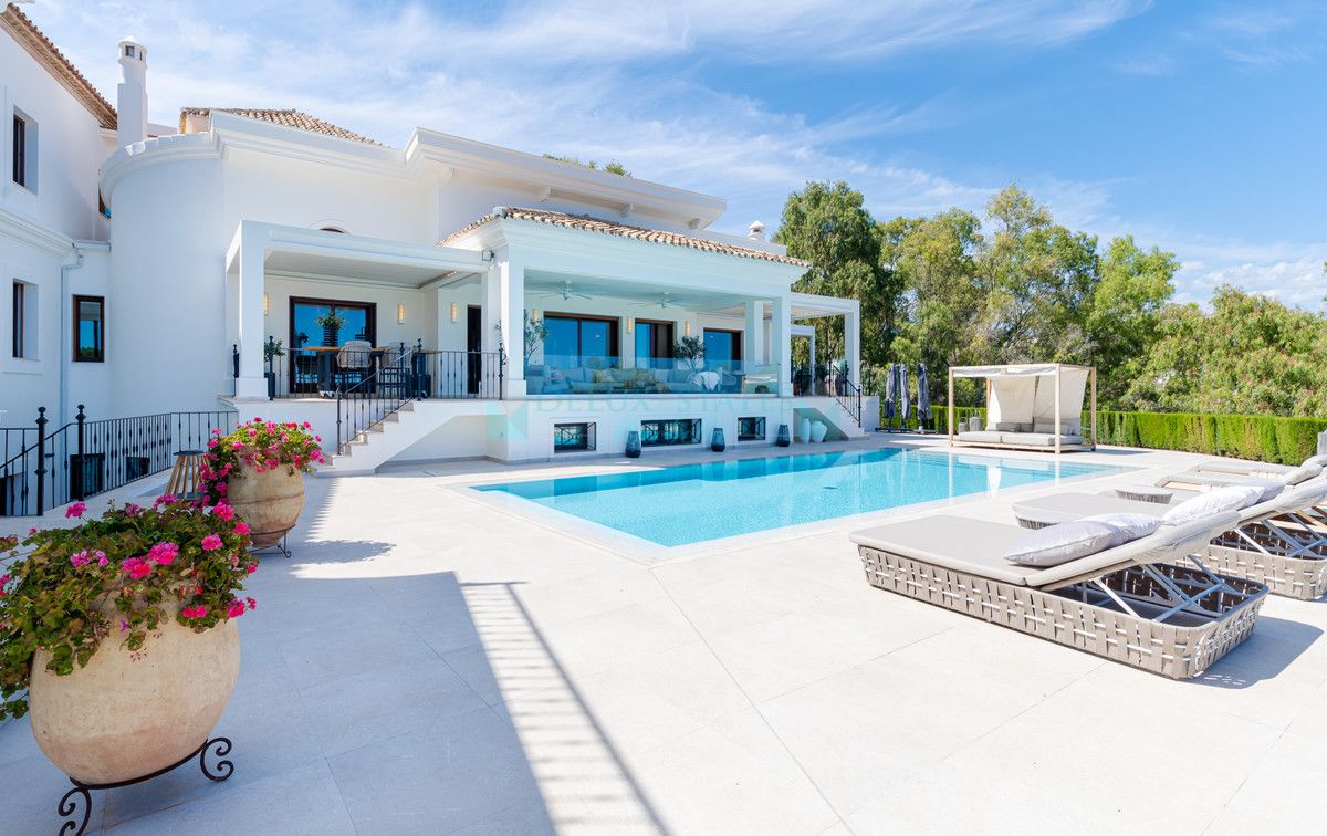 Villa for sale in Benahavis