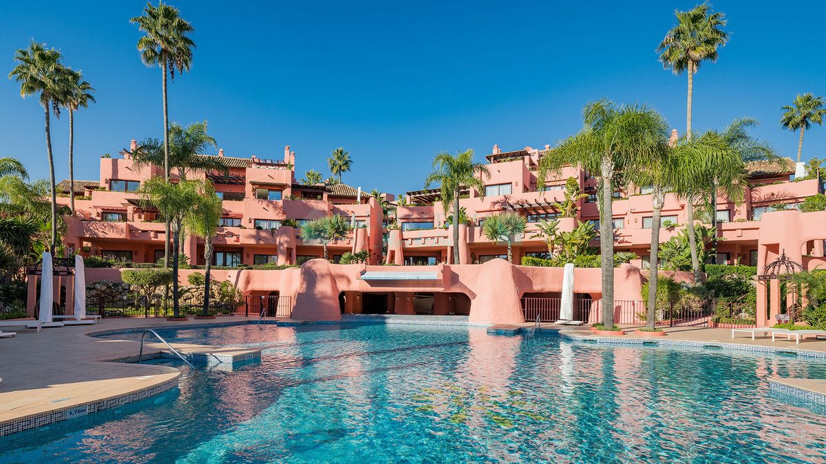 Penthouse for sale in Estepona