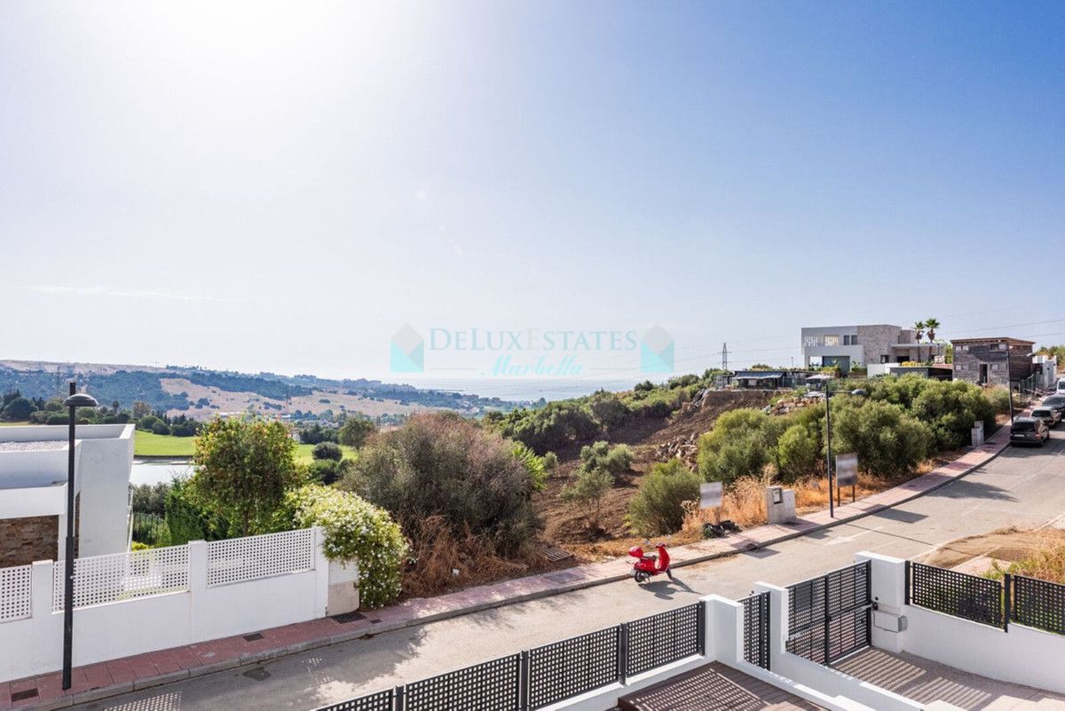 Villa for sale in Estepona