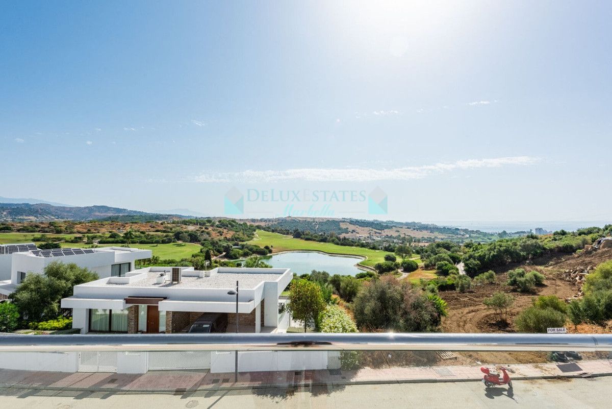 Villa for sale in Estepona