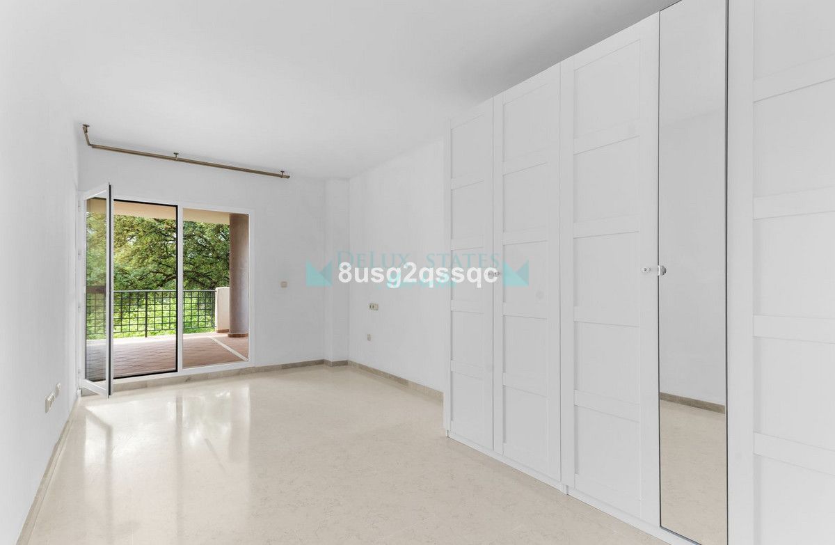Apartamento Planta Baja en venta en Elviria, Marbella Este