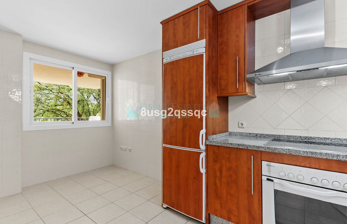 Apartamento Planta Baja en venta en Elviria, Marbella Este